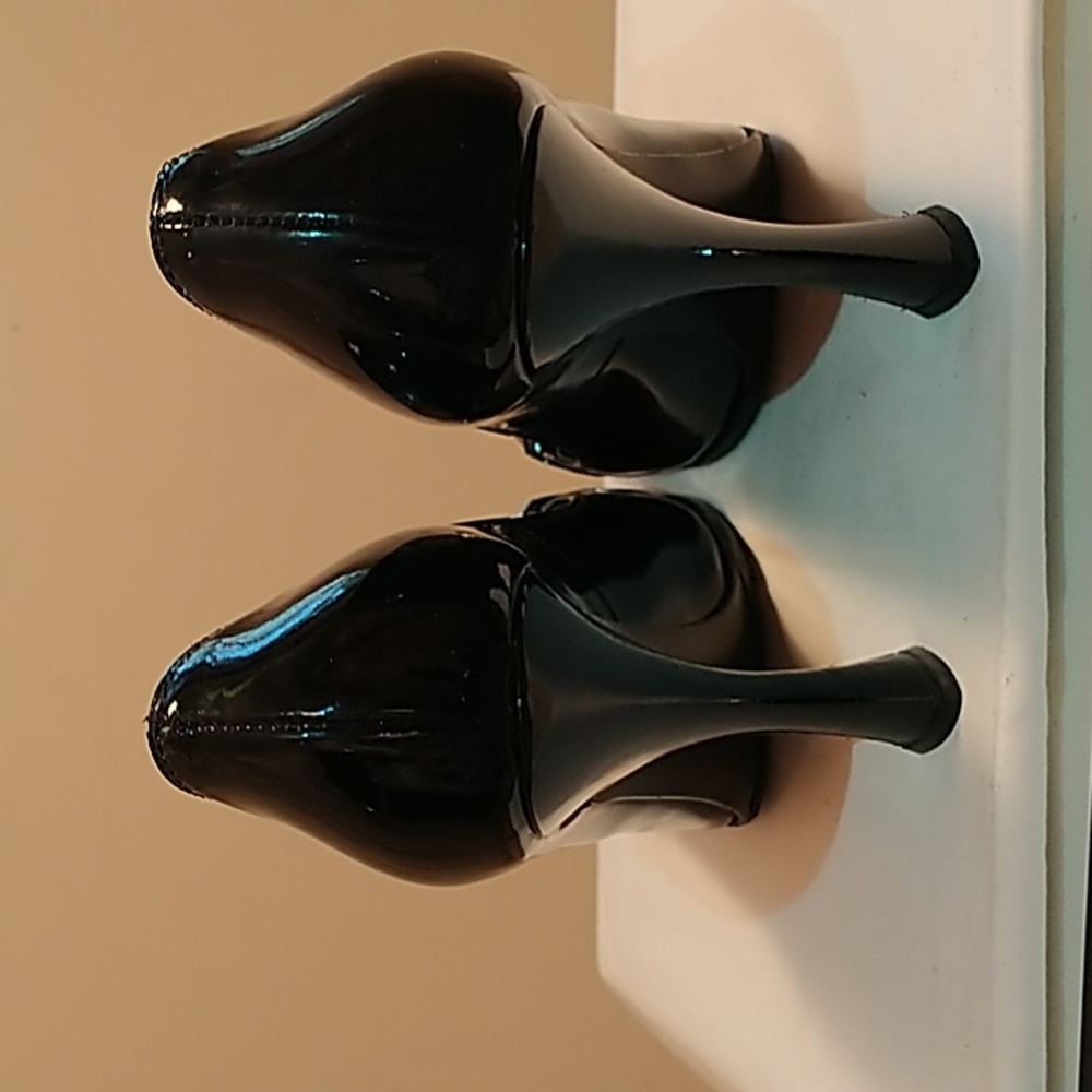 Casadei Black Leather Pumps, SZ 10 (they run 1 to 1 & 1/2 size smaller) - Picture 5 of 9